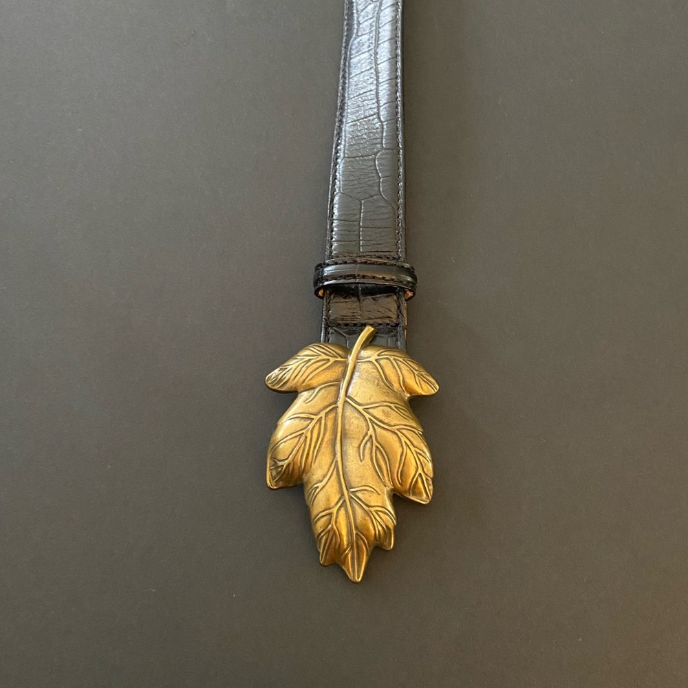 Talbot’s Women’s XL belt with leaf buckle